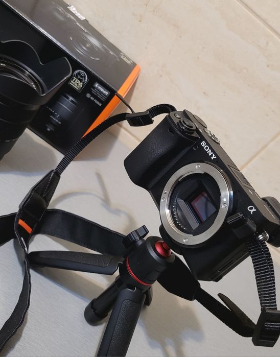 Sony A6400 KIT obiectiv 18-135mm F3.5 - 5.6 OSS / 1749 cadre