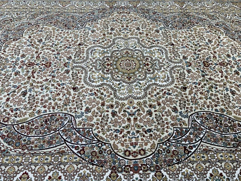 Продается ковер новый