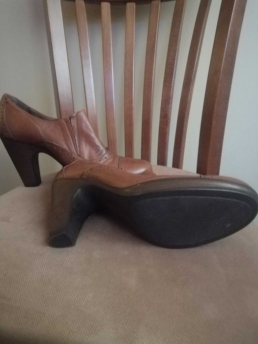 Дамски обувки от естествена кожа с марка "Donna Piu"