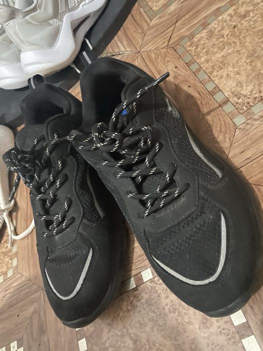 Кроссовки 36-37 р 5000