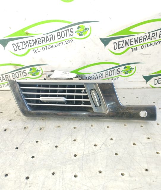Grila ventilatie bord stanga 212 820 40 04 Mercedes-Benz E-Class W212