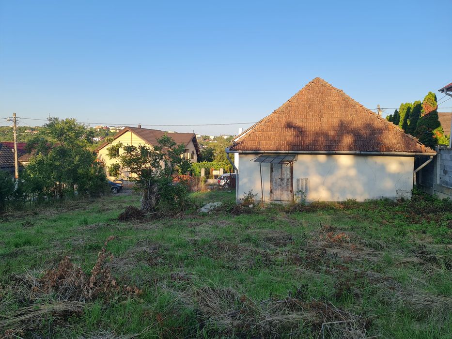 Vând casa zona centrală