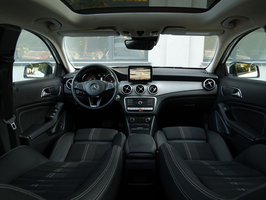Mercedes-Benz GLA 4x4 Led Trapa Rate Garantie Revizie