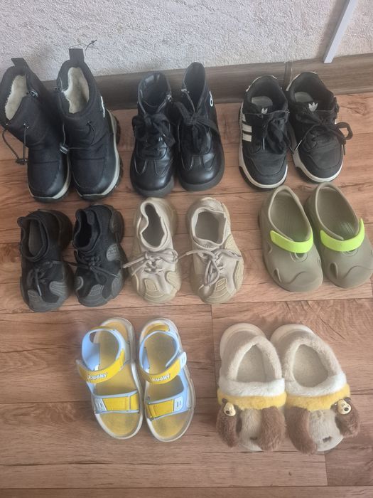 Продам детскую обувь