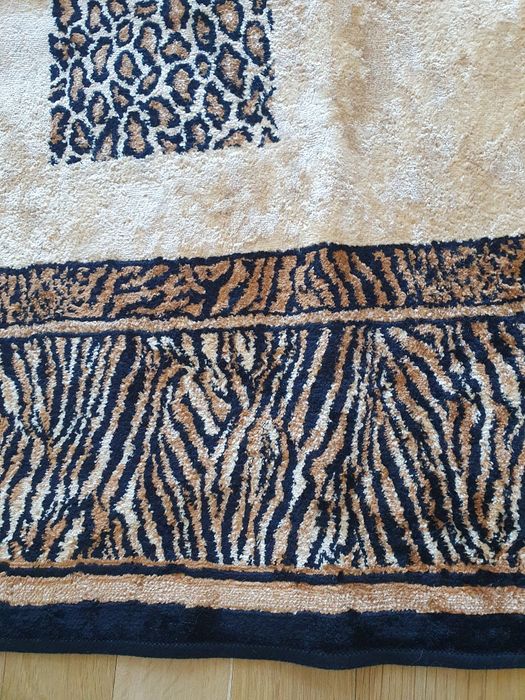 Килим с анималистичен принт