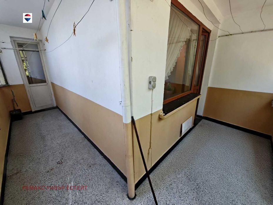 Продава се Четиристаен апартамент в Русе, Дружба 3 - 102 кв.м за 1519 €/кв.м - Снимка #9