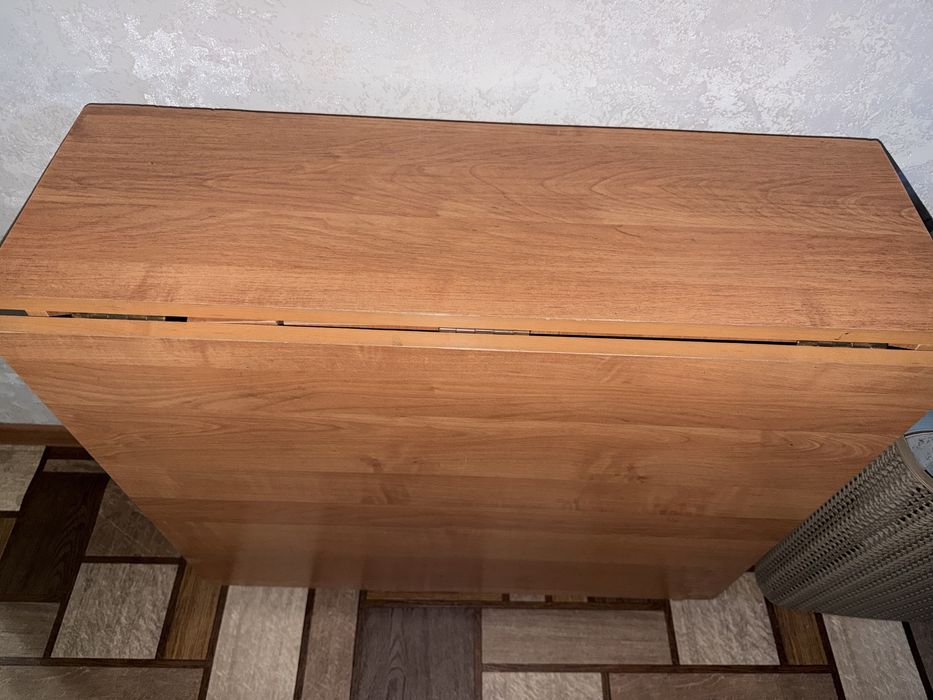 Продам 2 стола-книжка