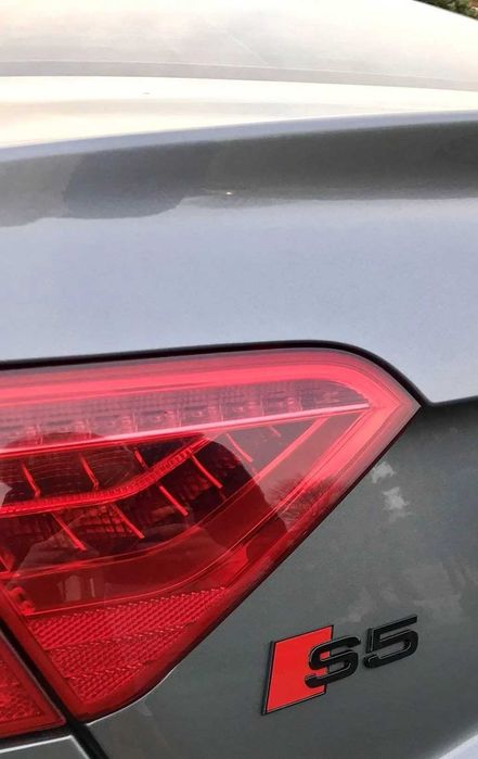 емблема Audi S5 S line 5 A5 емблема за багажник черен гланц S5