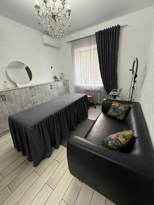 Продается  коммерческая недвижмость  4 мкр