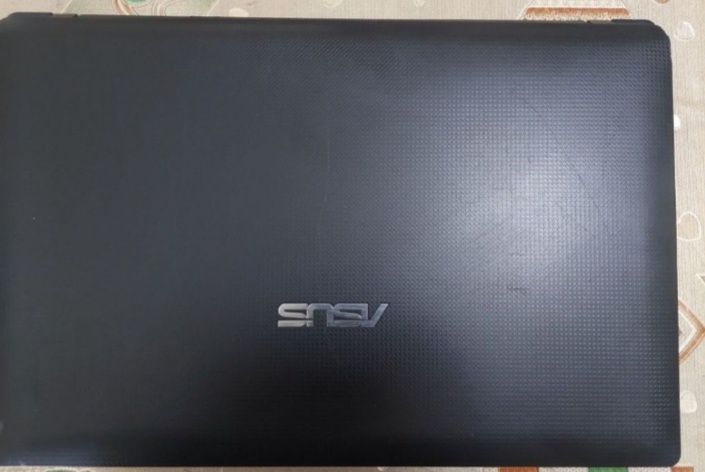 Laptop Asus procesor i5
