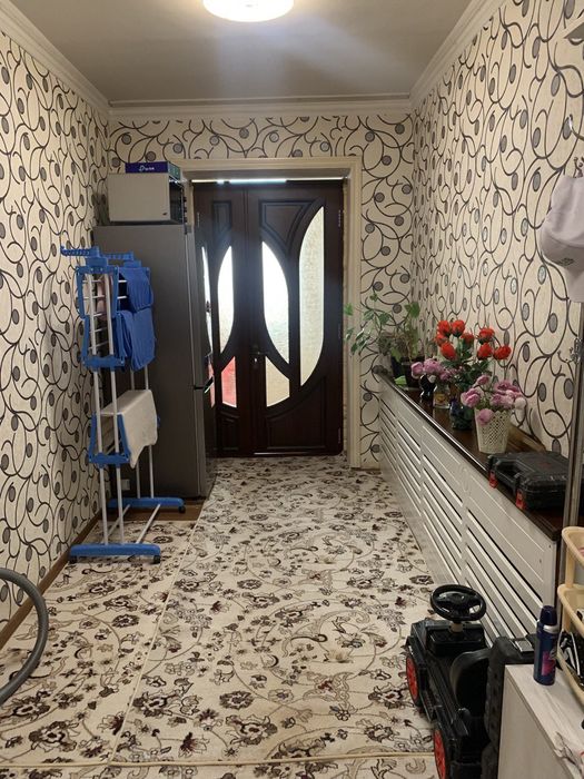 Уй сотилади келесс массивда