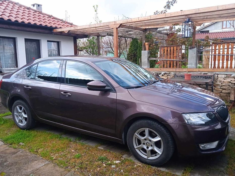 Продавам Шкода Октавия