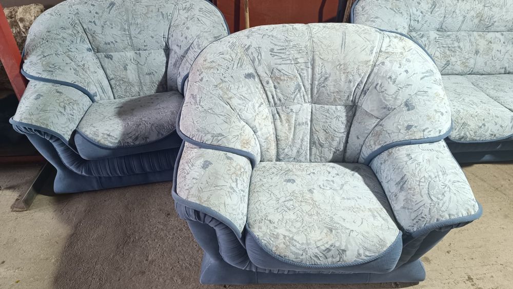 Продам диван с креслами