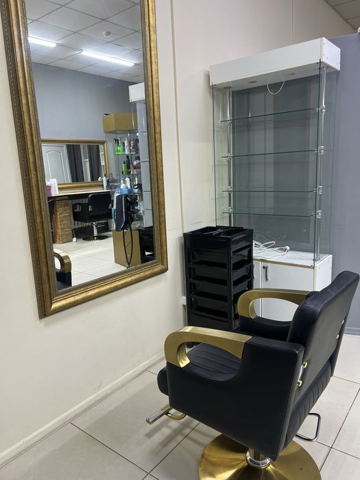 Сдам парикмахерское кресло