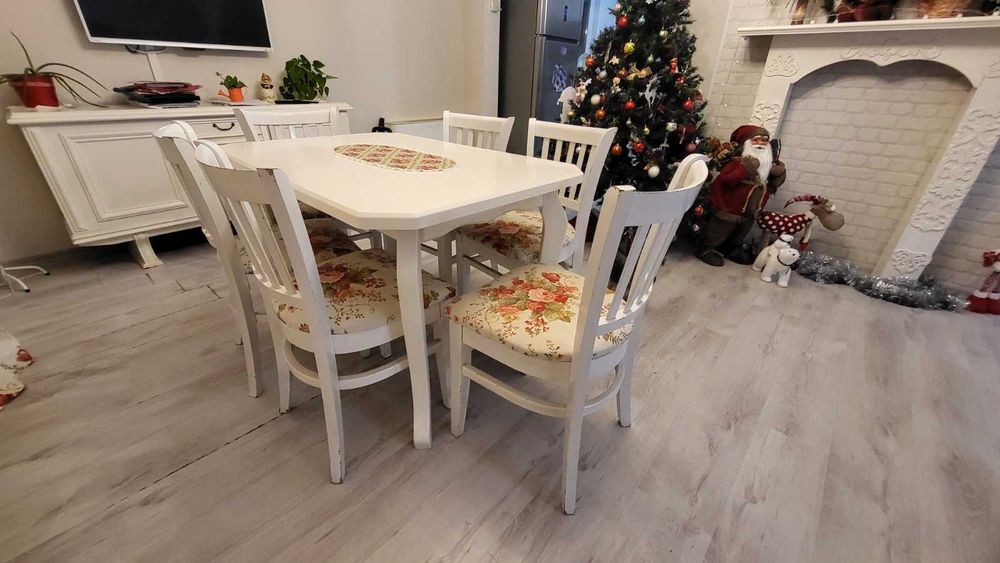 Трапезна маса с шест стола