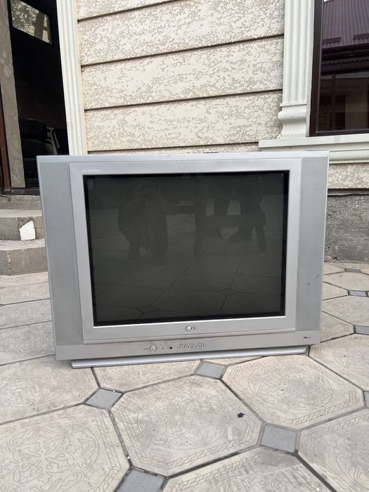 Срочно Продам 2 Телевизора рабочих Panasonic, LG