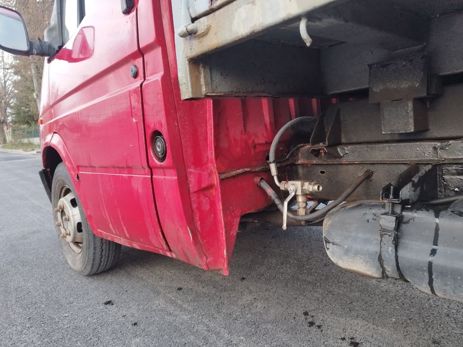 Продавам самосвал