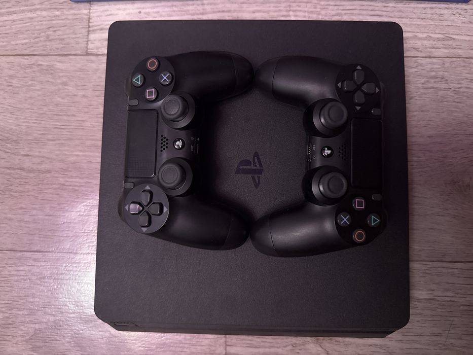 Продам Playstation 4 slim