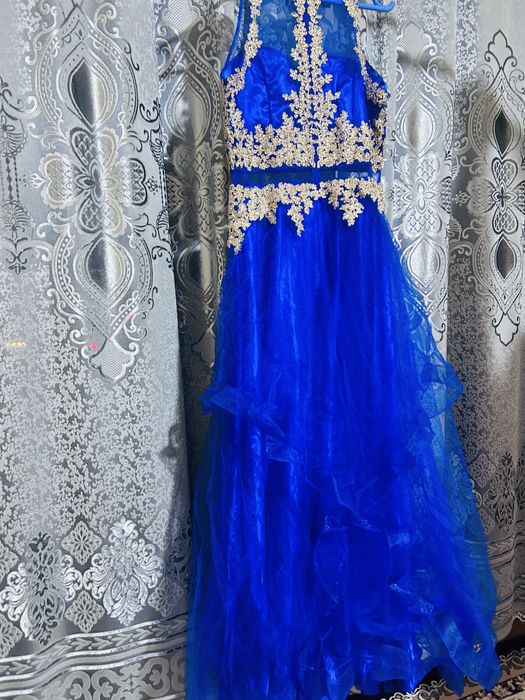 Вечернее красивое платье