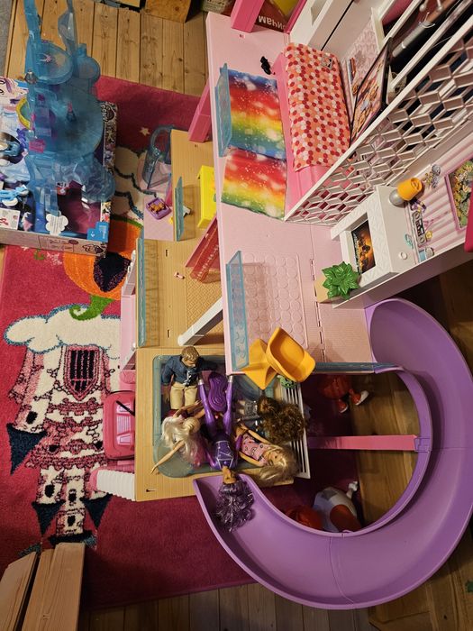 Кукла Barbie - Къщата на мечтите + БОНУС замък, кукли и др.