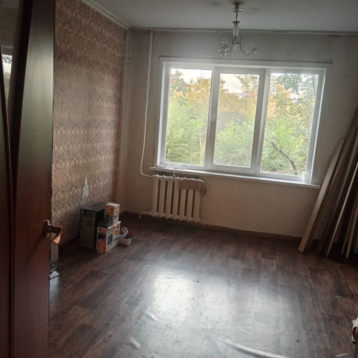 Продаю квартиру в общежитие.