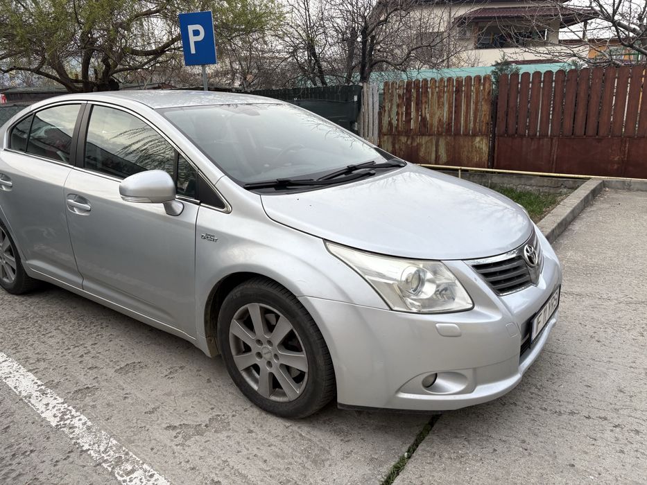 Toyota Avensis echipare Top