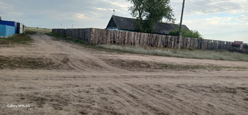 Продам 2 дома с большой территорией