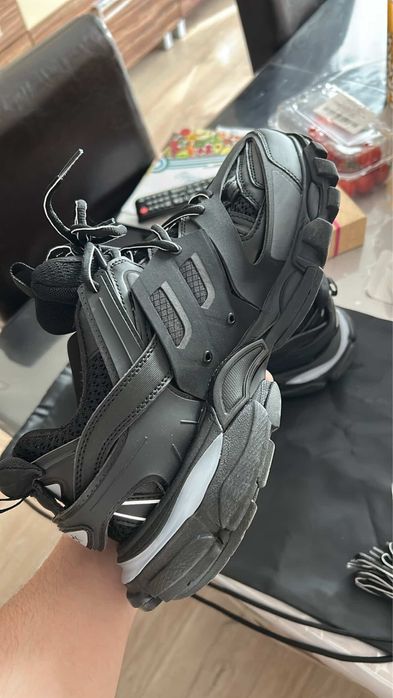 Balenciaga track