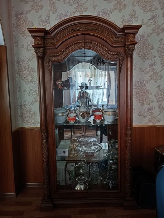 Удобный Шкаф и зеркало