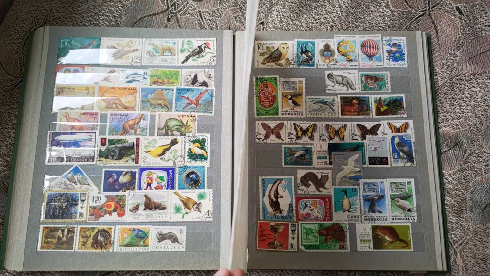 Продается книга с марками СССР