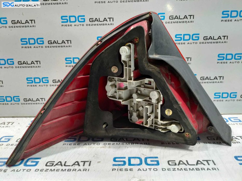 Stop Lampa Tripla Dreapta Ford Mondeo 3 MK3 Berlina Sedan Limuzina 2000 - 2007 Cod 1S7X-13N411-A [L4880]