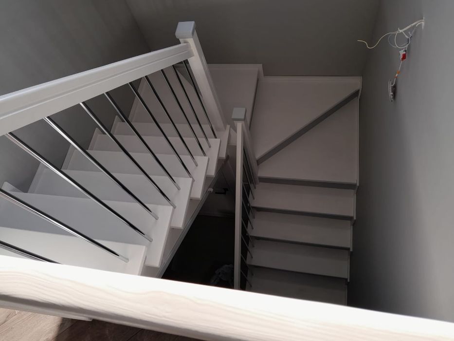 Лестницы из натурального дерева