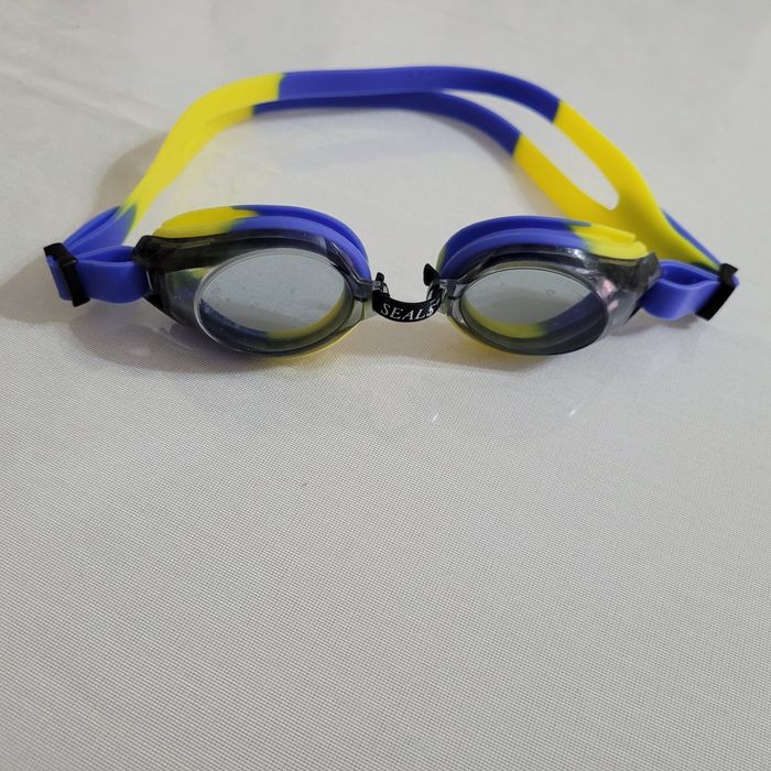 Очки для плавания