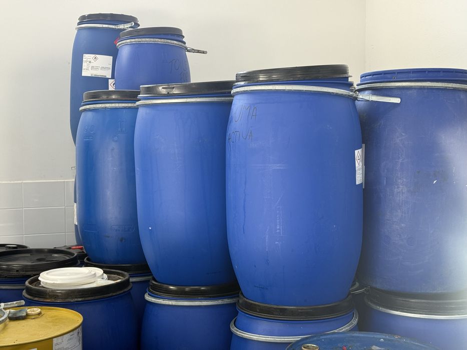 Butoi cu cerc zincat 220l