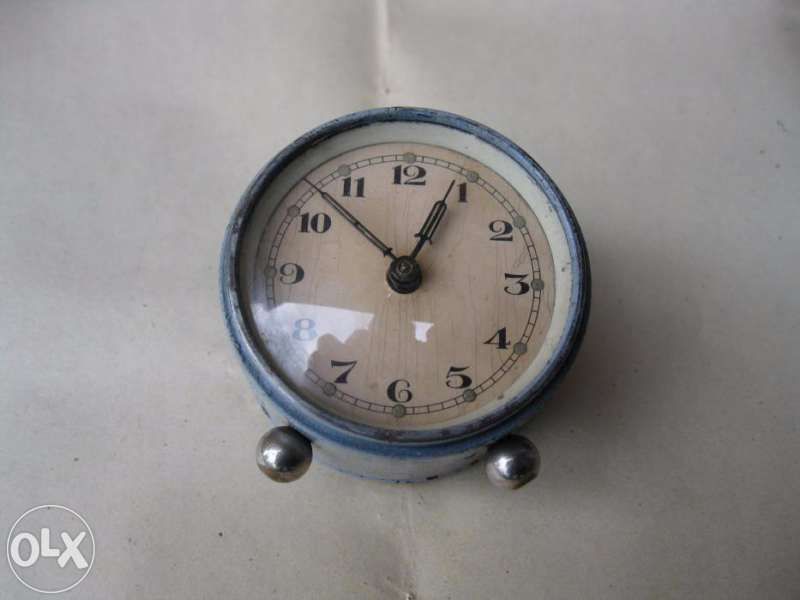 Продавам за колекционери стари часовници /работещи/ над 50год.