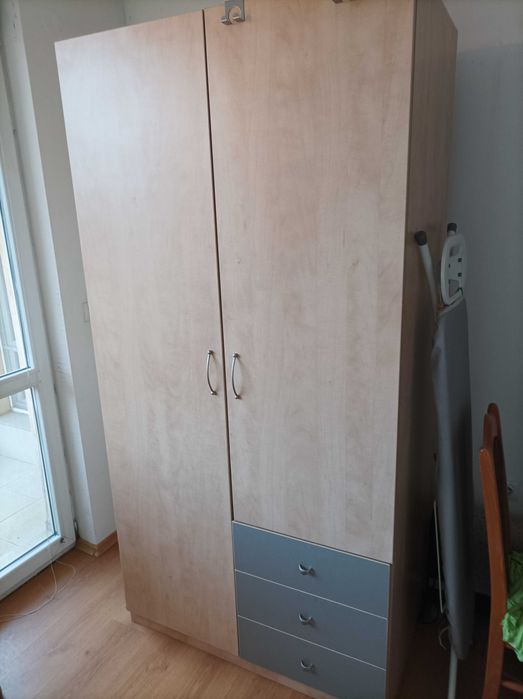 Ммаса, шкафове, легло, бюро и гардероб