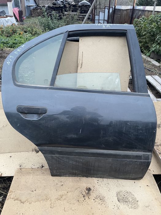 Дверь задняя правая Nissan Primera P10