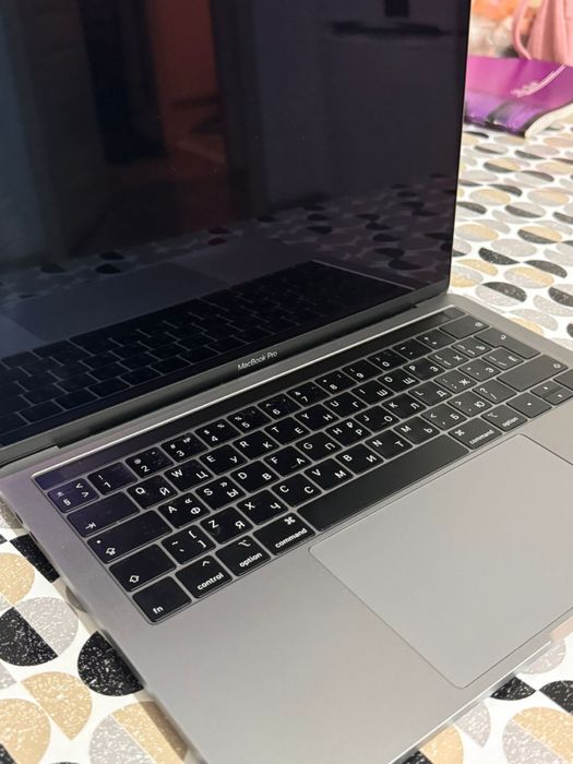 Apple MacBook Pro 13 Touch Bar 2019 Silver