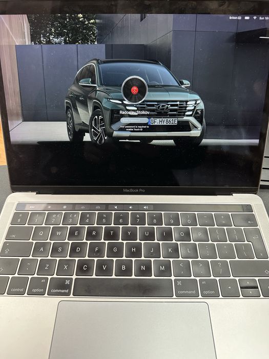 Продавам macbook pro 2016 touchbar A1706 с проблем!!!