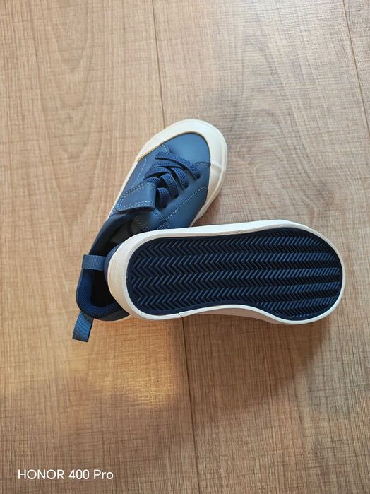 De vânzare încălțăminte pentru băieți mărimea 27