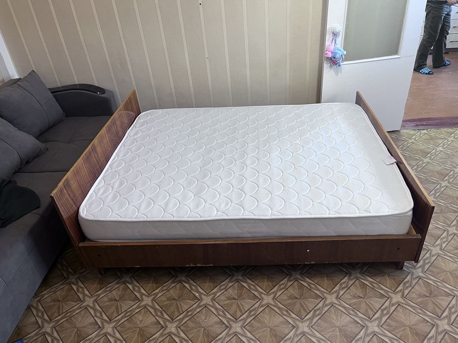 Продам кровать 140х200