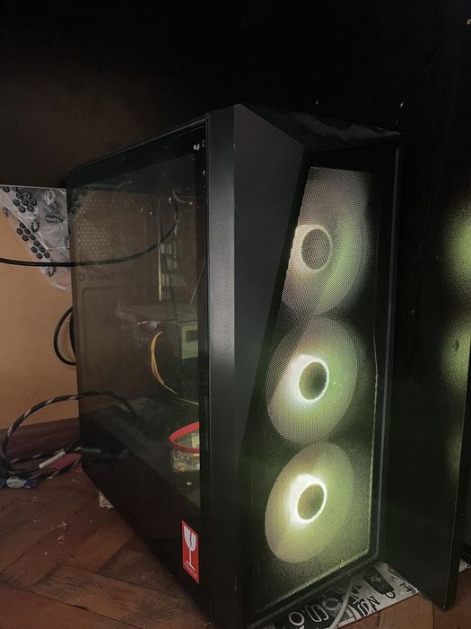 Геймърски компютър за игри