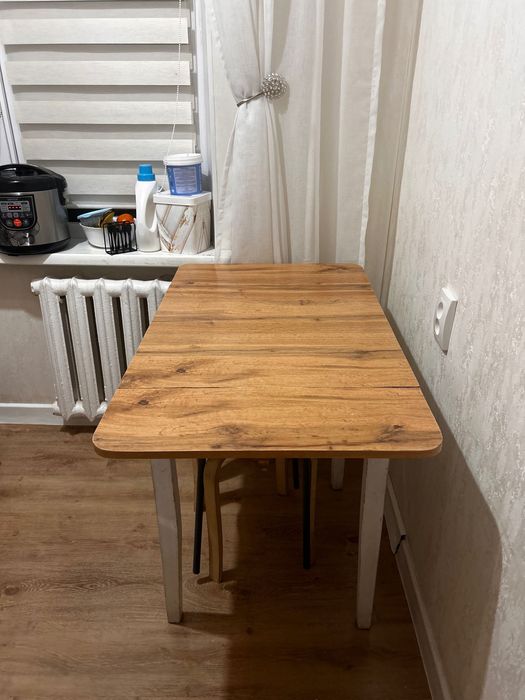 Стол для кухния и стеллаж