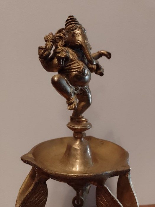 Superbă sculptura lampa antica indiana din bronz masiv Ganesha piesa p