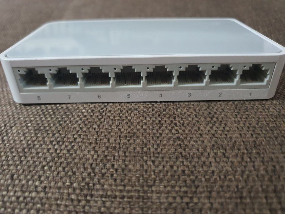Настольный коммутатор(свич) 5 ти портовый и 8 ми портовый