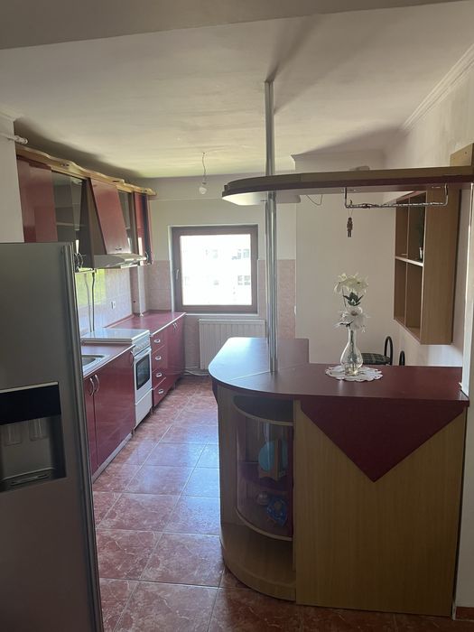 Vand apartament 3 camere + GARAJ