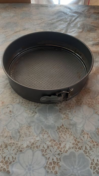 Tort uchun qoliplar sotiladi