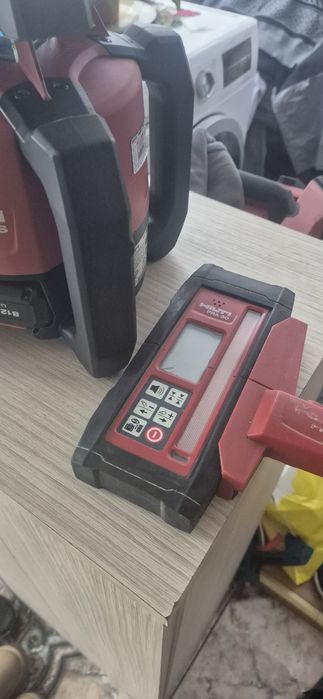 Nivelă laser Hilti pr 30 hvs