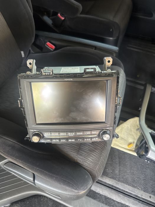 Магнитол tayota Alphard