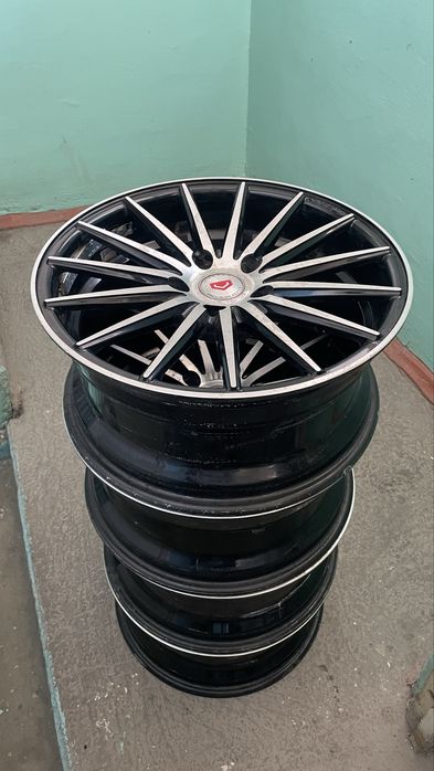 Продам диски Vossen R17